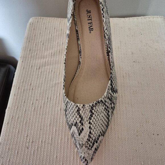 Faux Leather Snakeskin Pumps - Picture 4 of 12